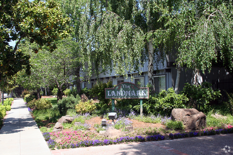 Building Photo - Los Gatos Gardens