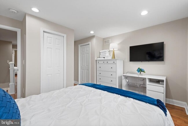 Building Photo - 2235 E Chase St