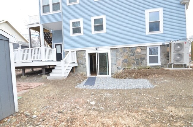 Building Photo - 18 Eaton Ave