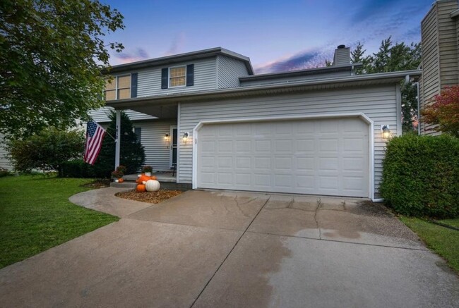 Building Photo - 1612 Fairfield Dr