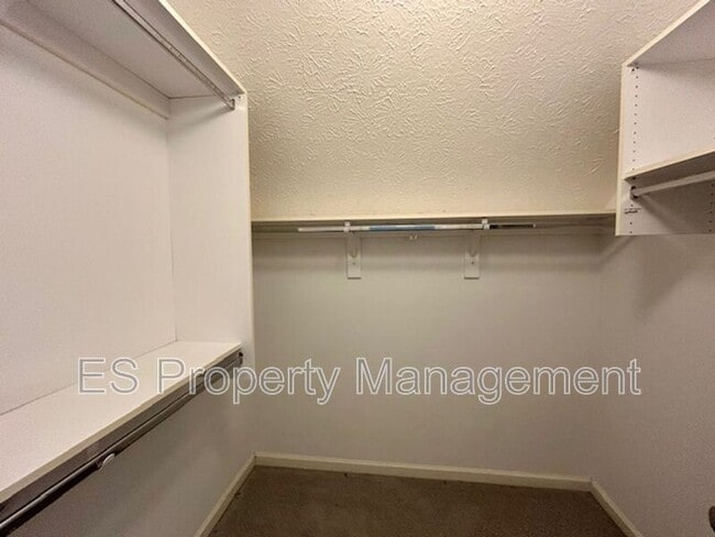 Building Photo - 18258 Benton Oak Dr