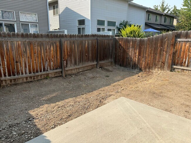 Building Photo - Boise Townhome Near BSU| EARLIER MOVE IN DATE UPON REQUEST