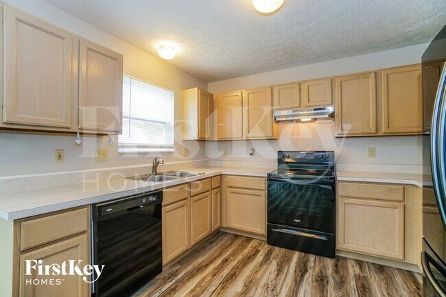 Building Photo - 851 Spivey Ln