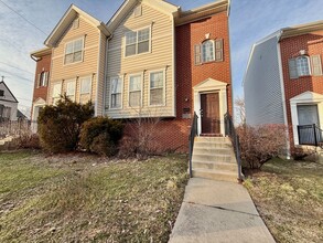 Building Photo - 3-bedroom, 2-bathroom home located in Cincinnati offering a functional layout and practical ameni...
