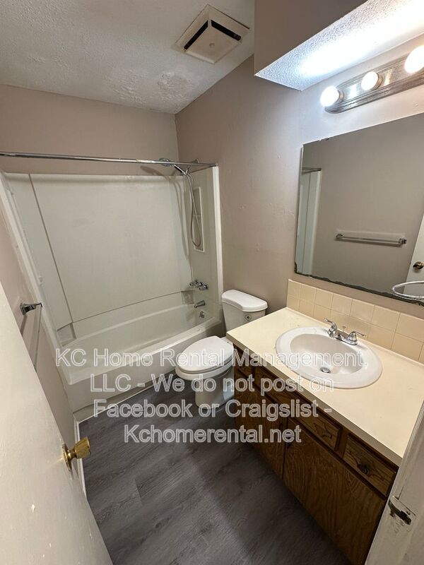 Building Photo - 838 Saddlewood St