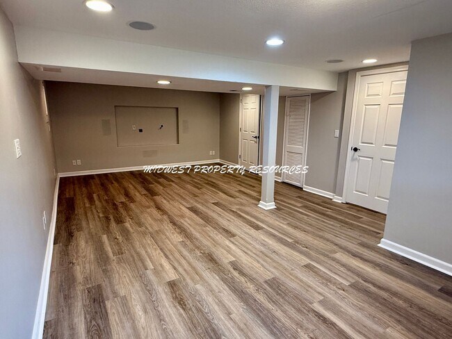 Building Photo - Newly Remodeled 3 Bed, 2.5 Bath Home with ...