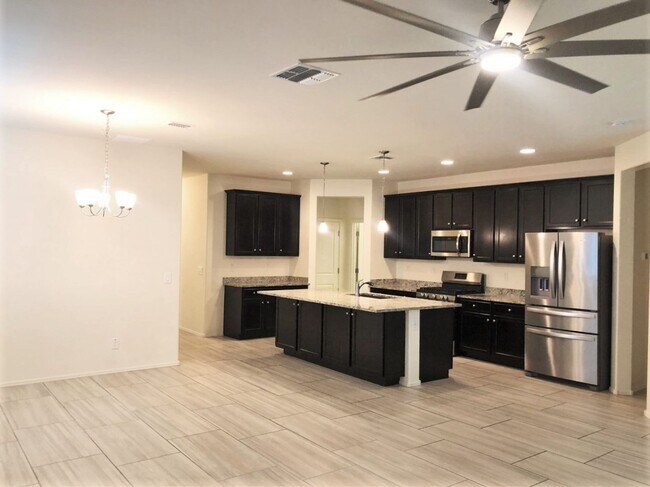 Building Photo - Coming Soon! Stunning 3 bed, 2 bath locate...