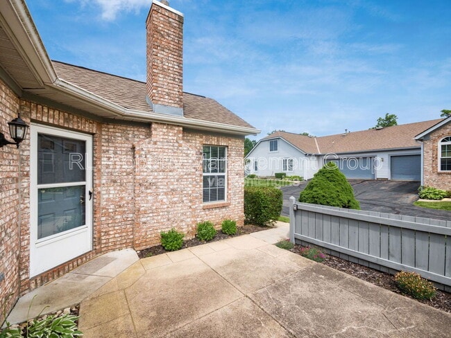 Building Photo - 1241 Villa Oaks Ct
