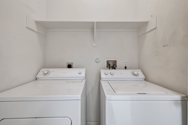 Building Photo - 15903 Timber Chase Dr