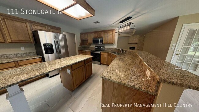 Building Photo - 111 Stonegate N