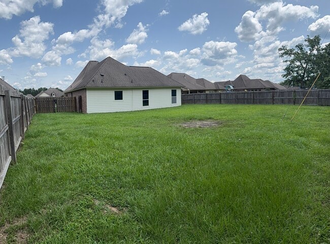 Building Photo - 24038 Spanish Oak Ave