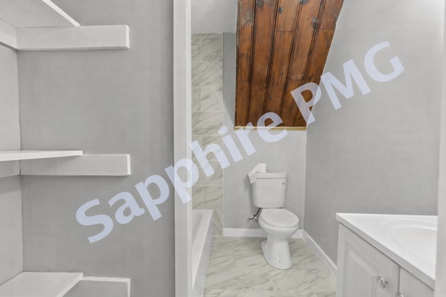 Building Photo - 2407 Montgall Ave