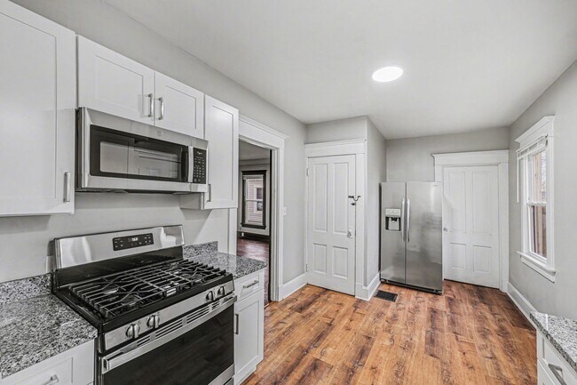 Building Photo - Fully Renovated 2BR Home – Modern Updates & Classic Charm