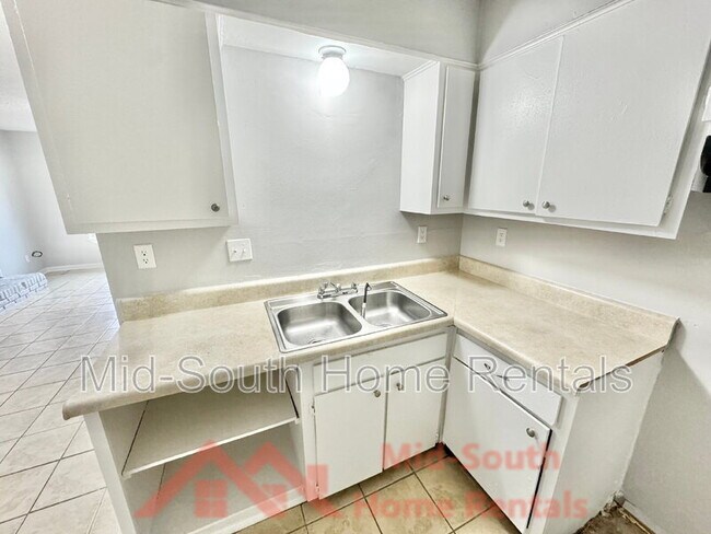 Building Photo - 3538 Christine Rd