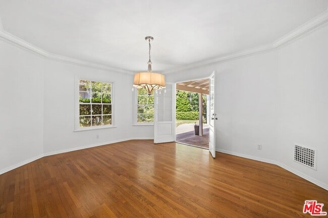 Building Photo - 10711 W Sunset Blvd
