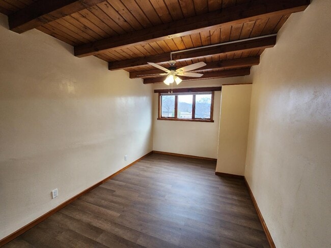 Building Photo - 502 Alicia St