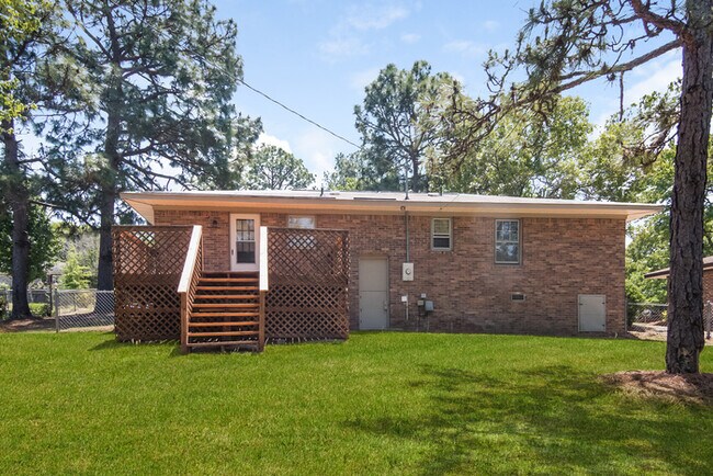 Building Photo - Great Location Available Now