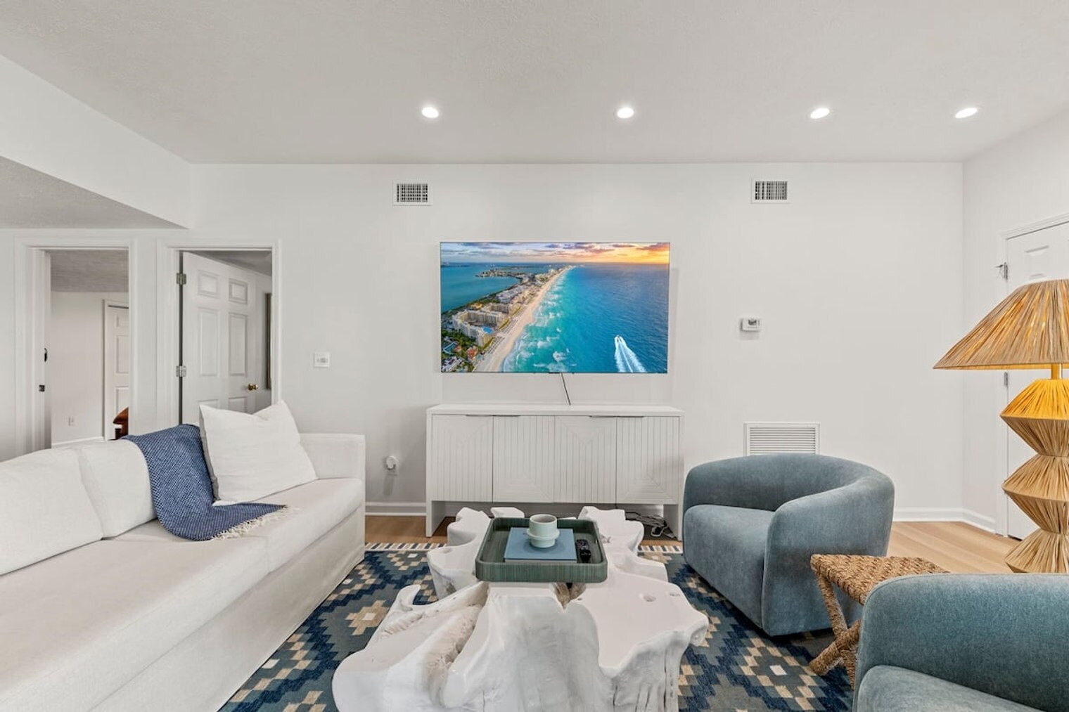 Building Photo - 169 Pompano St