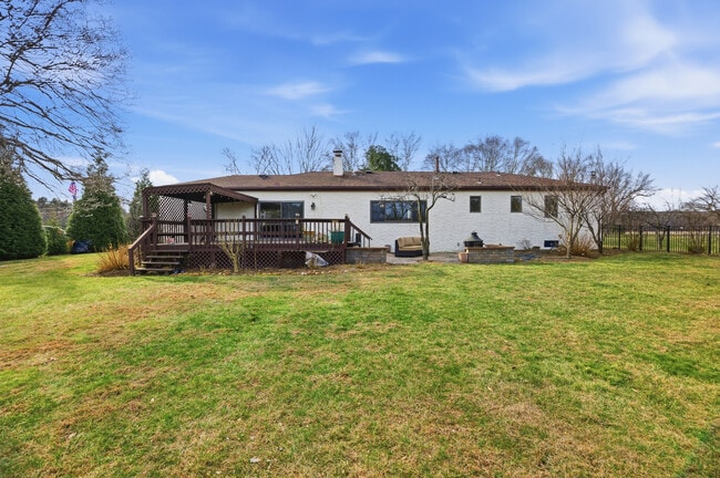 Building Photo - 150 Hankins Rd