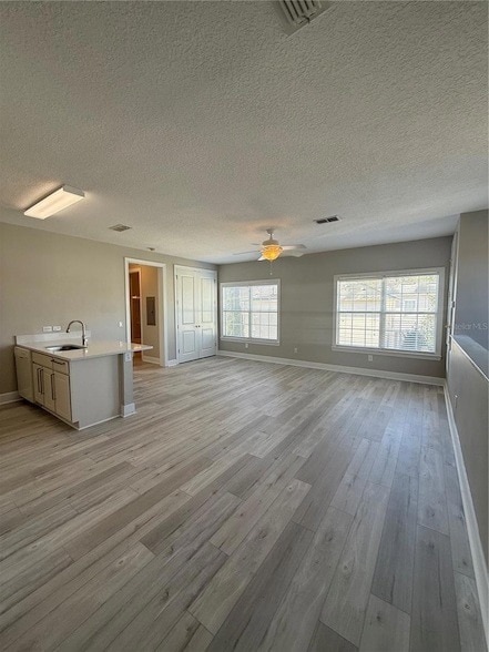 Building Photo - 1222 Roycroft Ave