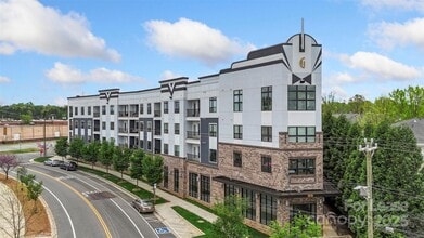 Building Photo - 3630 N Davidson St