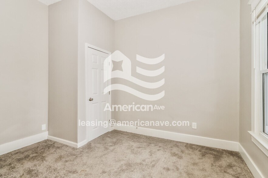 Building Photo - 2320 W Hill St