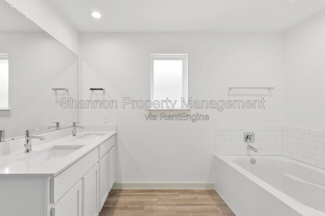 Building Photo - 7915 Murciana Dr
