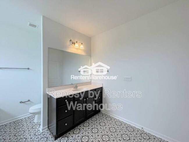 Building Photo - 1713 Dresdon Ln