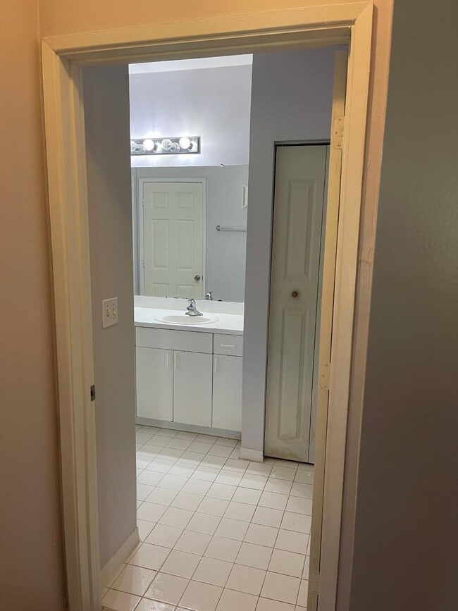 Building Photo - 510 Florida Club Blvd