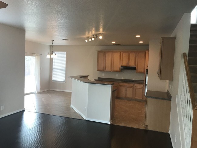 Building Photo - 211 Verde Oak