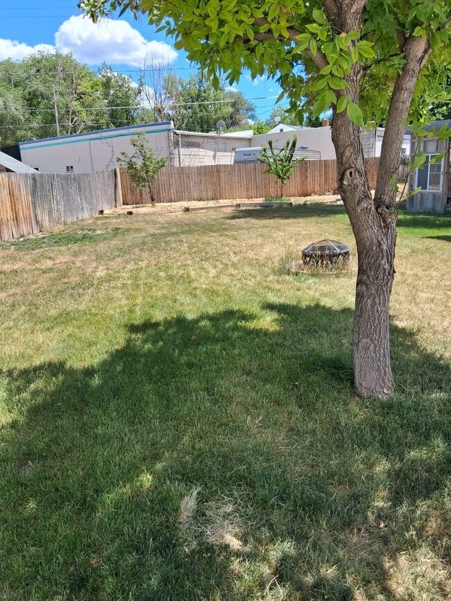 Building Photo - Charming University Area 3 Bedroom Home