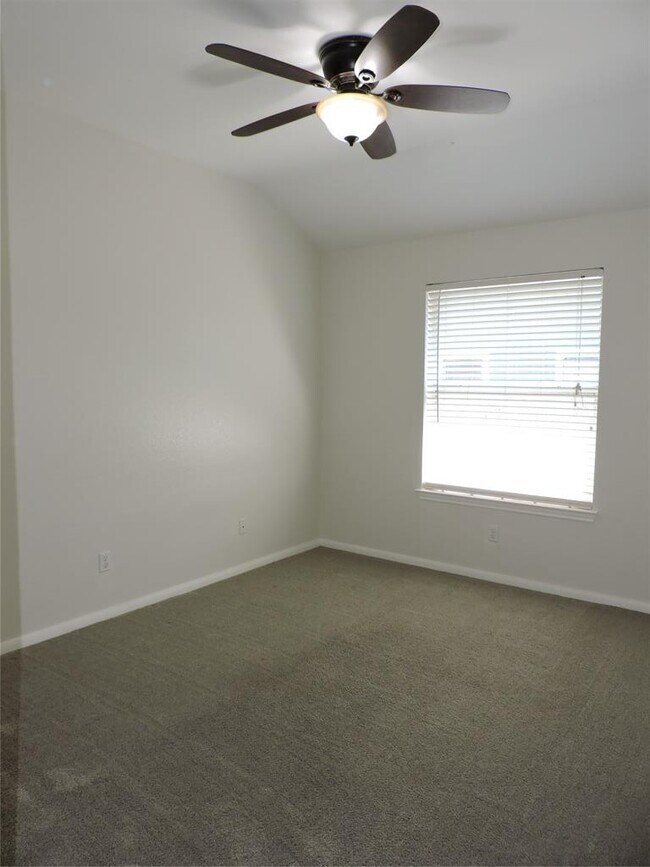Building Photo - 1404 Peachtree Valley Dr