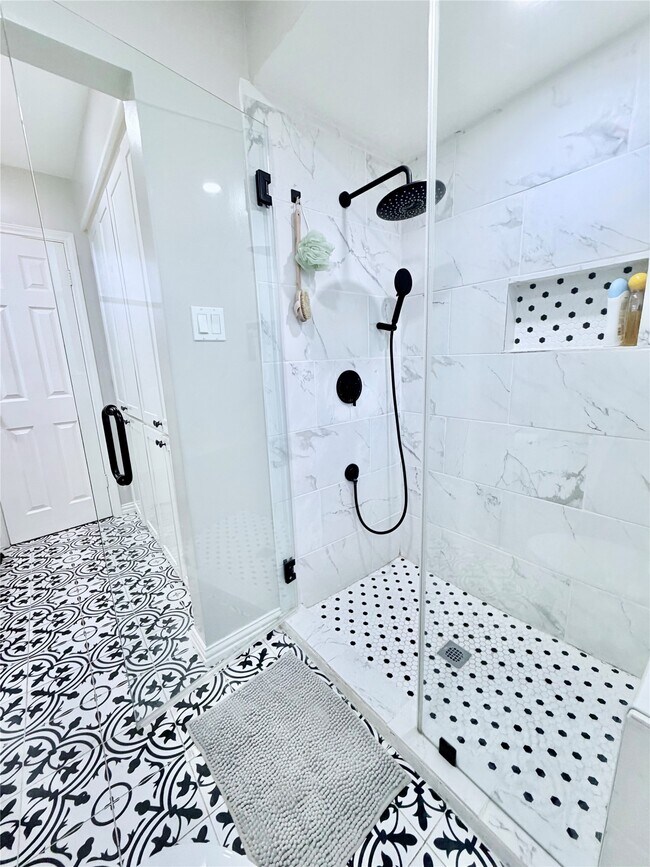 Building Photo - 7146 Bayou Forest Dr