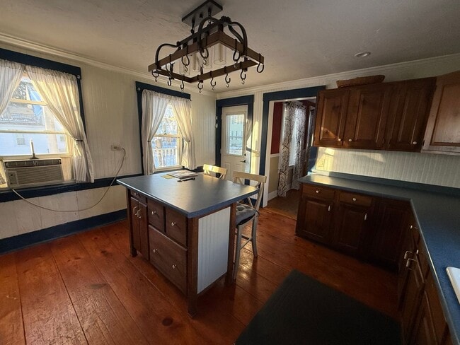 Building Photo - Spacious 4-Bedroom Home for Rent in Laconia – $2,095/month