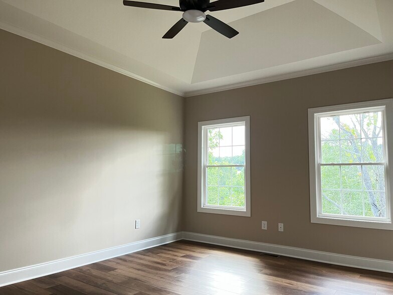 Building Photo - 3006 Vicksburg Rd