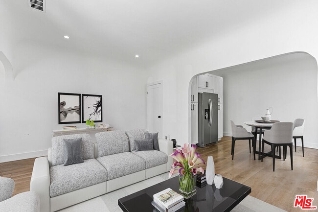 Building Photo - 2832 12th Ave