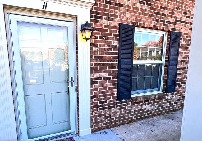 Building Photo - 2350 Bay Meadows Ct