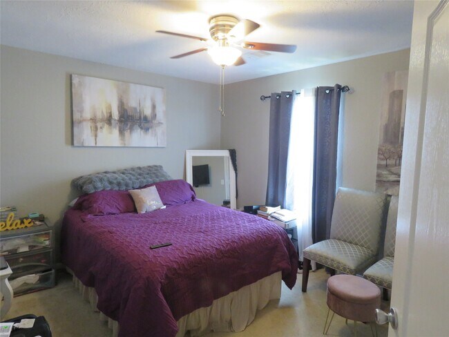 Building Photo - 13031 Mills Creek Meadow Dr