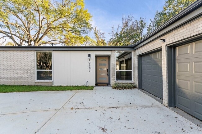 Building Photo - 10607 Overbrook Ln