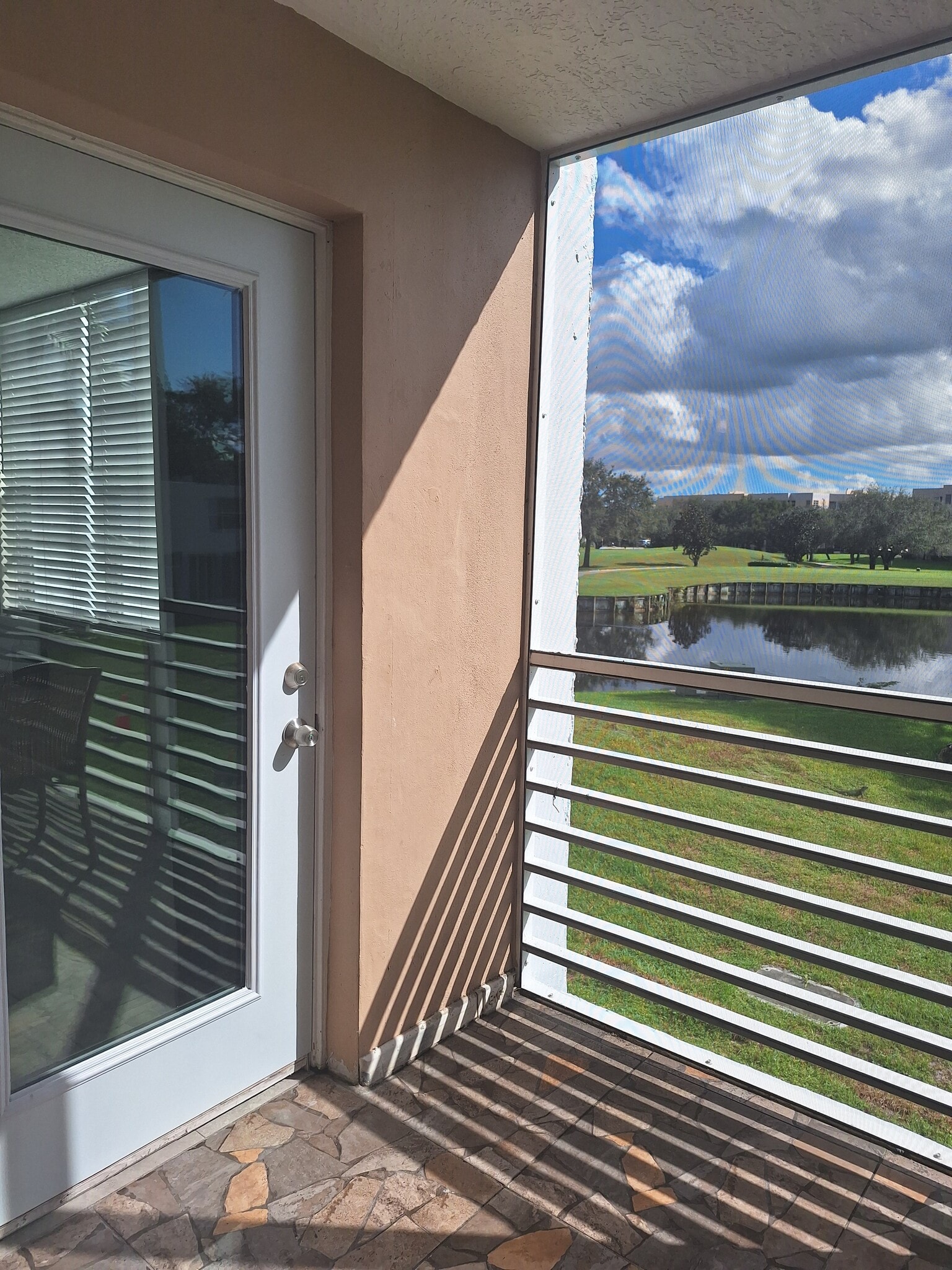 Building Photo - 9441 Live Oak Pl