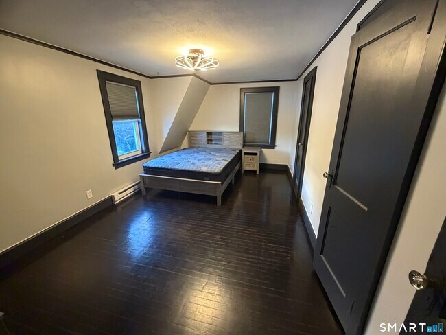 Building Photo - 3 Park Ave