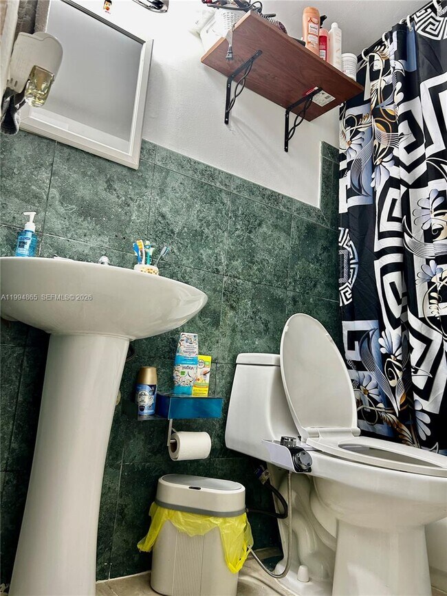 Building Photo - 2918 Funston St