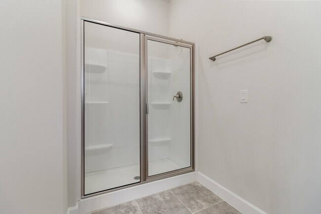 Building Photo - 1844 Middlebury Dr SE