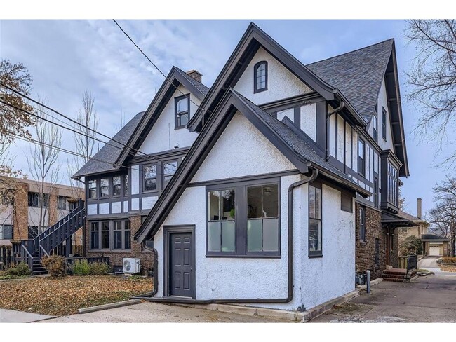 Building Photo - 2219 Pillsbury Ave