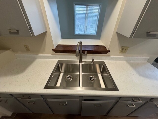 Deep Stainless Sink - 930 Elm St