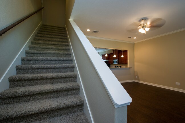Building Photo - 1008 Dominik Dr