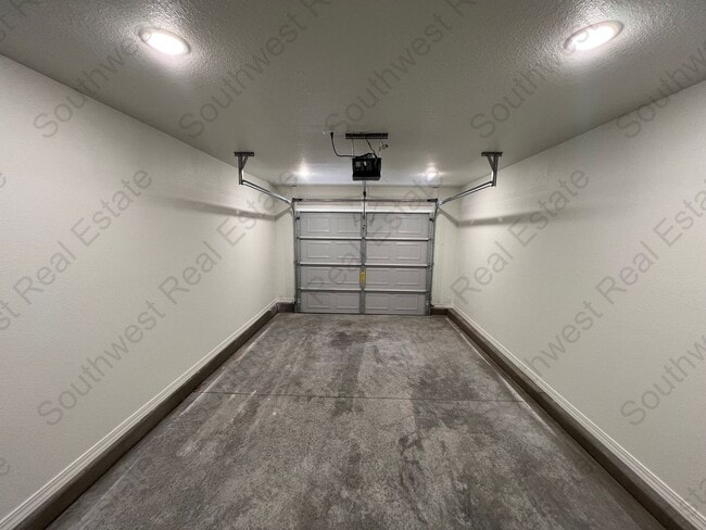 Building Photo - 2131 Bobwhite Ct