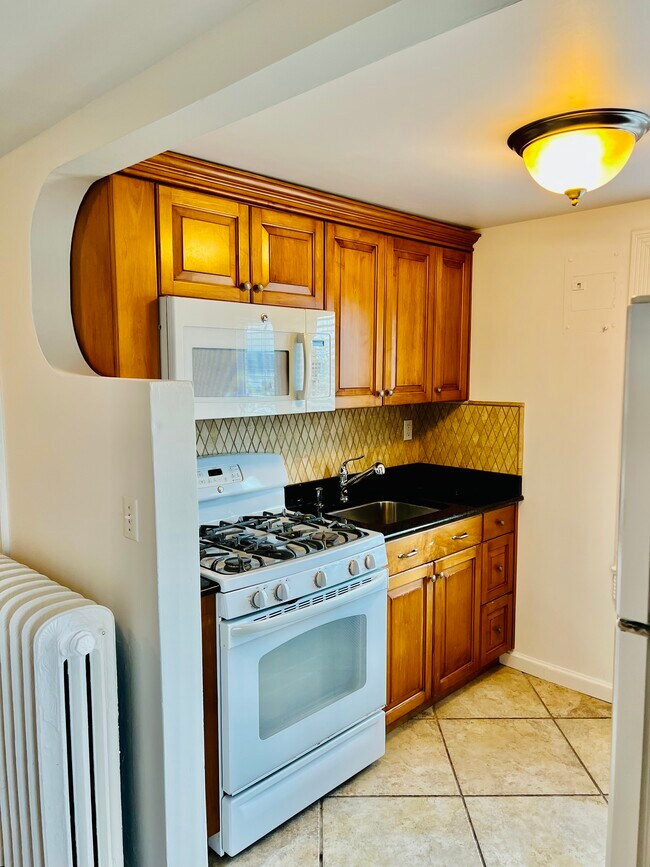 Building Photo - 48 Hudson Terrace