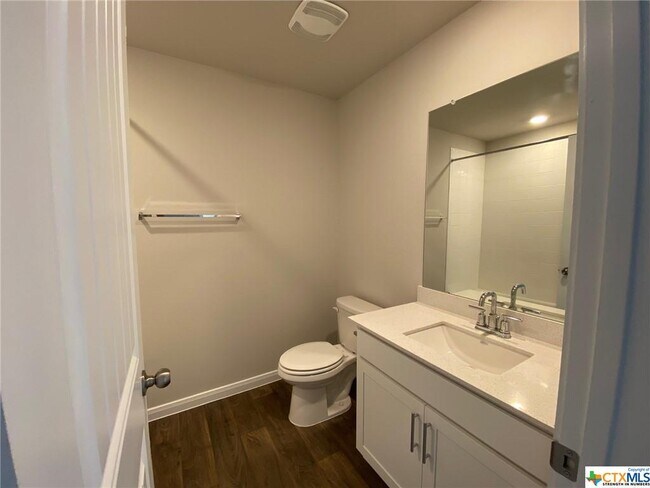 Building Photo - 154 Solitude Dr