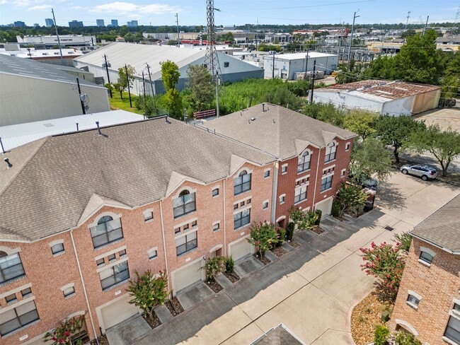 Building Photo - 8715 Meadowcroft Dr